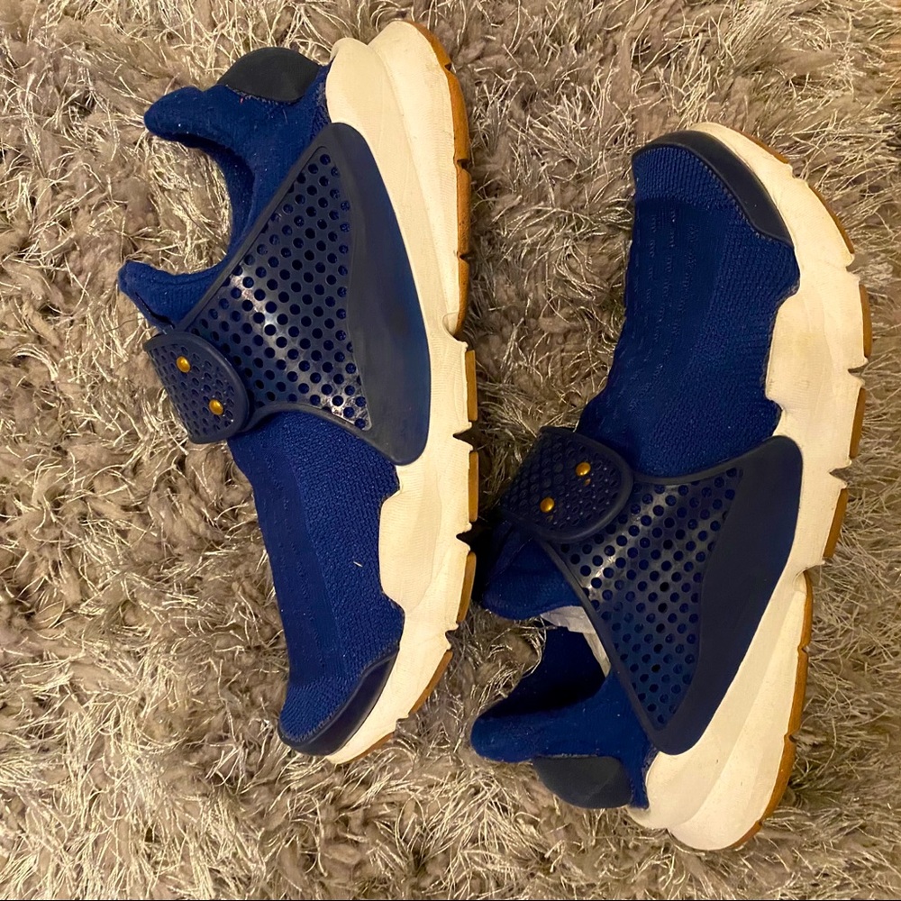 Nike Sock Dart in Navy Blue with Gold accents